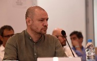 АНЕМ: Полиција ударала штитом и отимала телефон новинару Вуку Цвијићу АНЕМ: Полиција ударала штитом и отимала телефон новинару Вуку Цвијићу